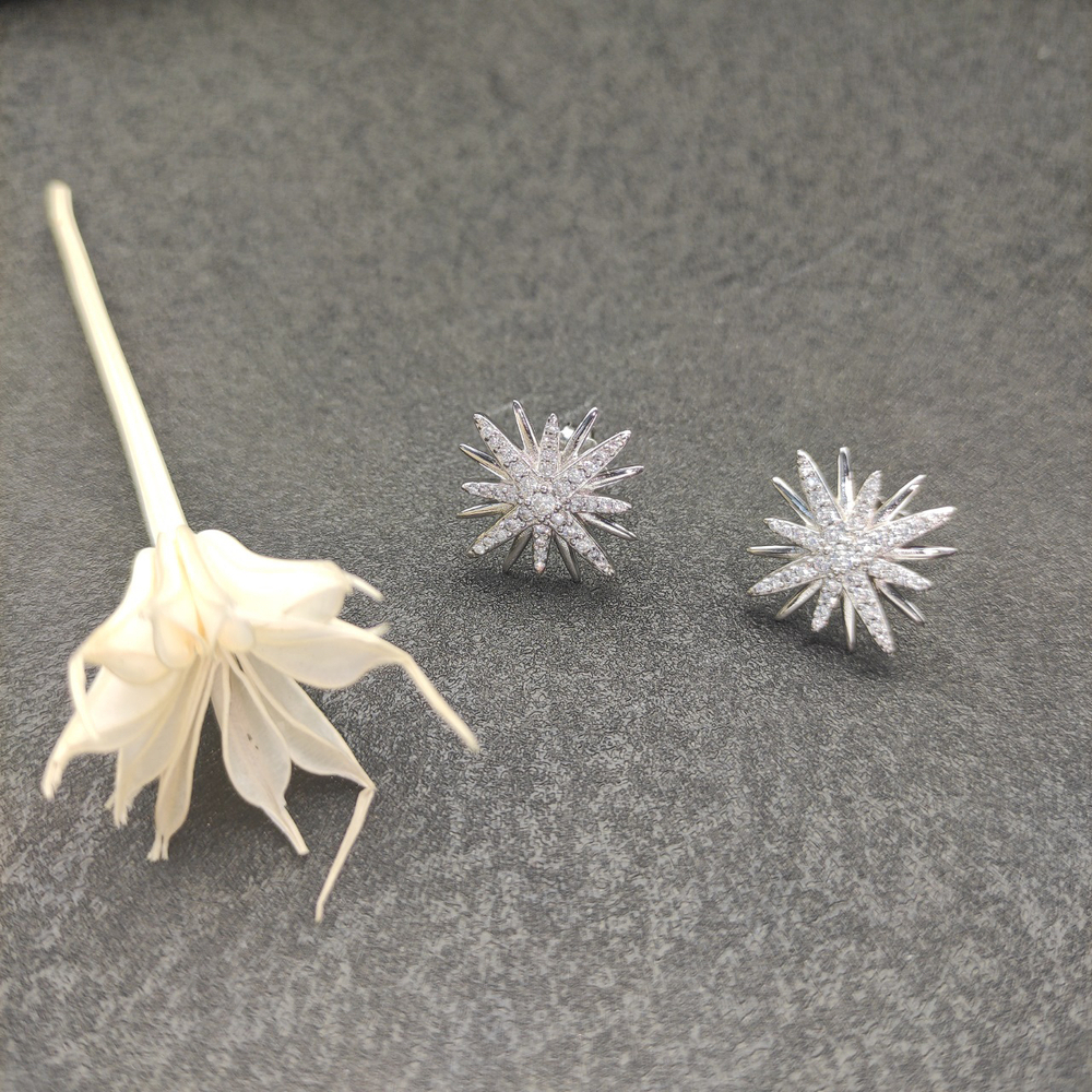 David Yurman Sunflower Diamond Stud Earrings - Picture 6 of 9